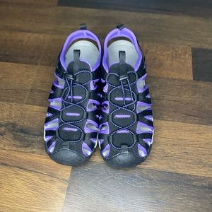 Purple & Black sport sandals sz 9
